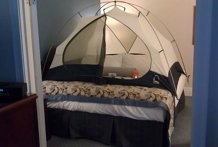 These Guys Trolled Hotel Staff With Ridiculous Room Requests, And Hotels Delivered These Guys Trolled Hotel Staff With Ridiculous Room Requests, And Hotels Delivered