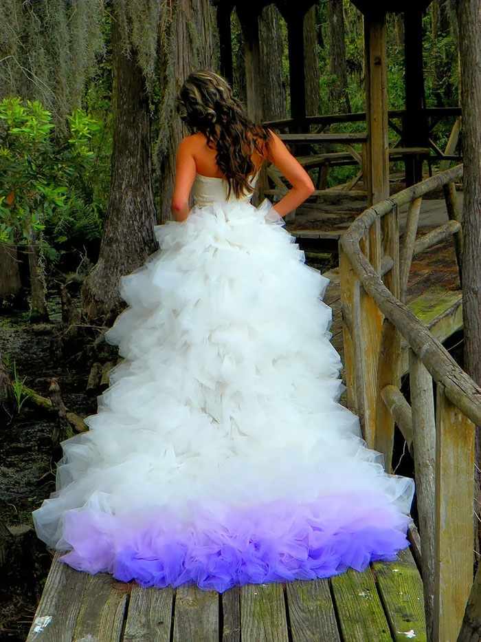 Dip Dye Wedding Dress Trend Will Make Your Big Day More Colorful Dip Dye Wedding Dress Trend Will Make Your Big Day More Colorful