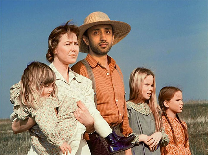 Photographer Gets Hilariously Roasted By 32 Photoshop Experts Photographer Gets Hilariously Roasted By 32 Photoshop Experts