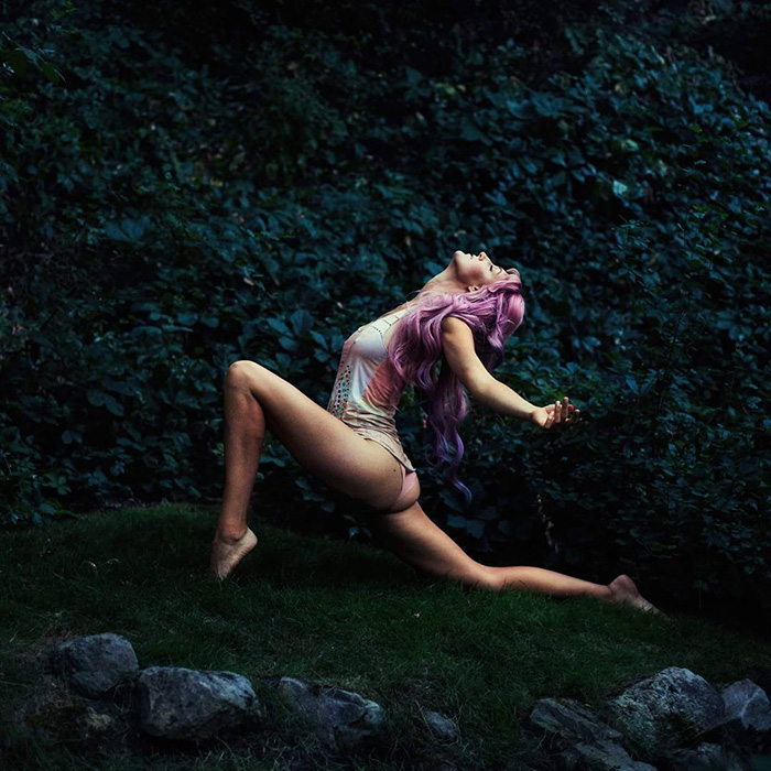 This Yogi’s Incredible Body Poses Are Inspiring People With Serious Mental Illnesses This Yogi’s Incredible Body Poses Are Inspiring People With Serious Mental Illnesses