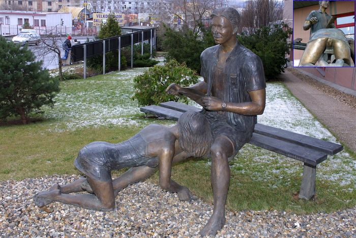 World’s Ugliest Art: Post Your Hometown “Art” You’re Ashamed Of World’s Ugliest Art: Post Your Hometown “Art” You’re Ashamed Of