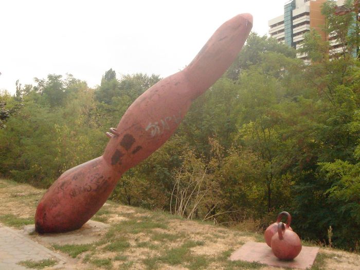 World’s Ugliest Art: Post Your Hometown “Art” You’re Ashamed Of World’s Ugliest Art: Post Your Hometown “Art” You’re Ashamed Of