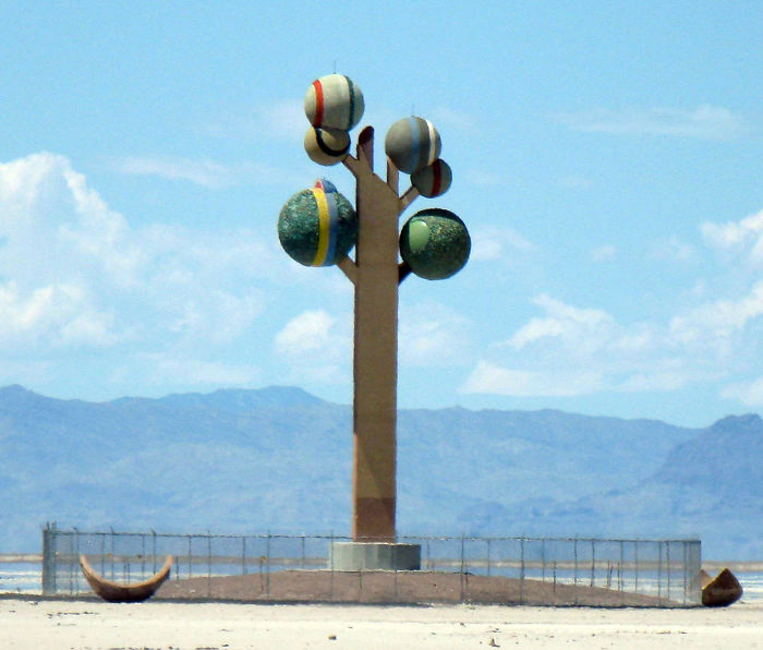 World’s Ugliest Art: Post Your Hometown “Art” You’re Ashamed Of World’s Ugliest Art: Post Your Hometown “Art” You’re Ashamed Of