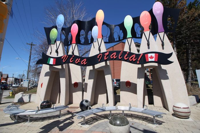 World’s Ugliest Art: Post Your Hometown “Art” You’re Ashamed Of World’s Ugliest Art: Post Your Hometown “Art” You’re Ashamed Of