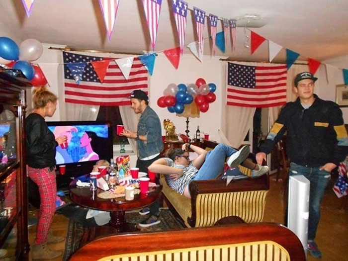 Girl Falls Asleep At Uni, And The Internet’s Response Is Wilder Than Her Dreams Girl Falls Asleep At Uni, And The Internet’s Response Is Wilder Than Her Dreams