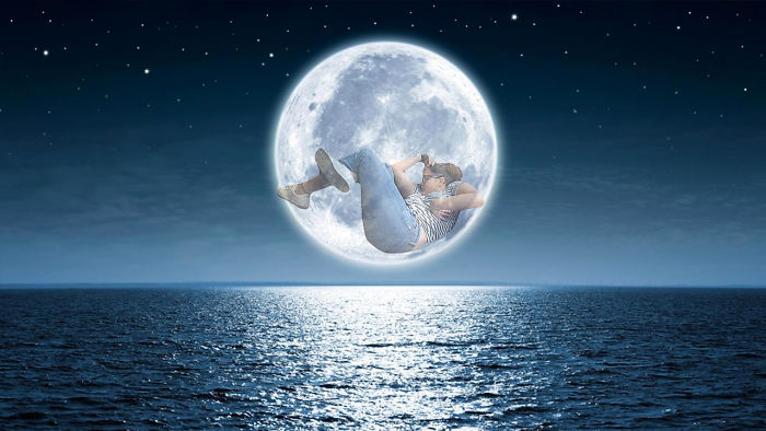 Girl Falls Asleep At Uni, And The Internet’s Response Is Wilder Than Her Dreams Girl Falls Asleep At Uni, And The Internet’s Response Is Wilder Than Her Dreams