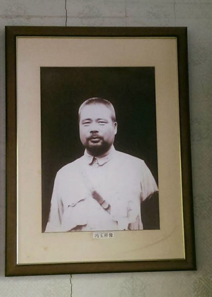 71 Celebrity Lookalikes You Won’t Believe Are From Different Countries 71 Celebrity Lookalikes You Won’t Believe Are From Different Countries