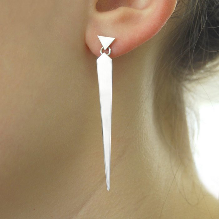 Minimalist Geometric Earrings That Create A Beautiful Illusion When You Put Them On Minimalist Geometric Earrings That Create A Beautiful Illusion When You Put Them On