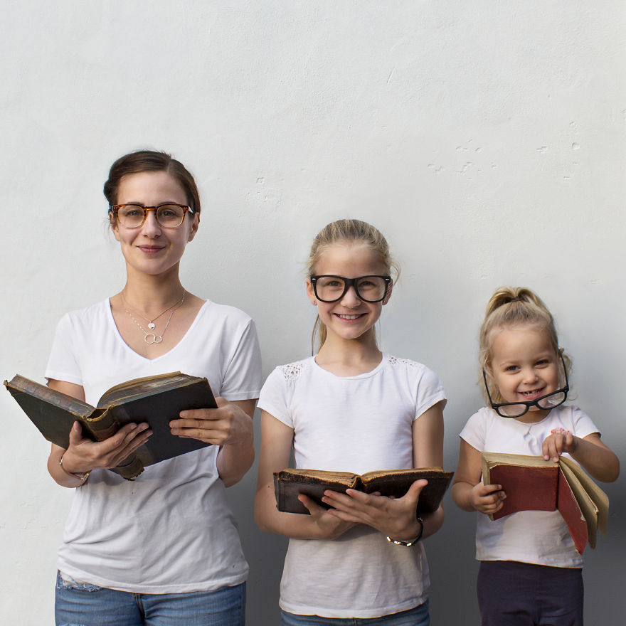 Mother Of Two Takes Adorable Photos Of Herself And Her Daughters In Matching Clothing Mother Of Two Takes Adorable Photos Of Herself And Her Daughters In Matching Clothing