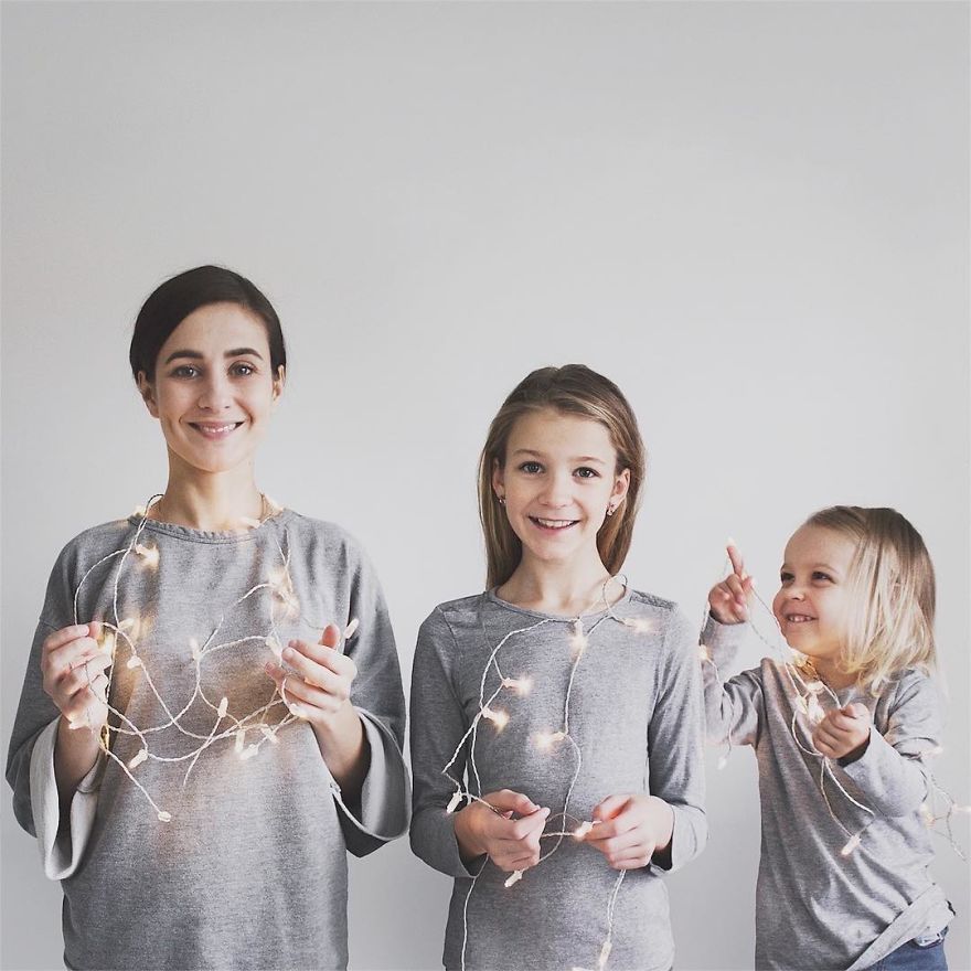 Mother Of Two Takes Adorable Photos Of Herself And Her Daughters In Matching Clothing Mother Of Two Takes Adorable Photos Of Herself And Her Daughters In Matching Clothing