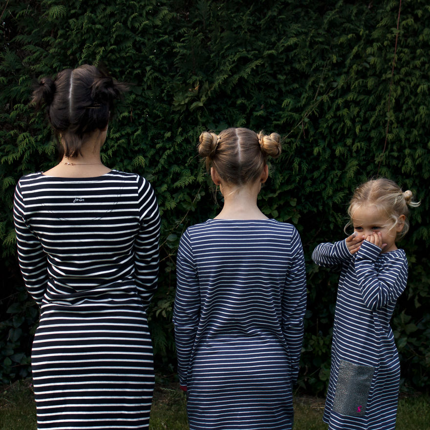 Mother Of Two Takes Adorable Photos Of Herself And Her Daughters In Matching Clothing Mother Of Two Takes Adorable Photos Of Herself And Her Daughters In Matching Clothing
