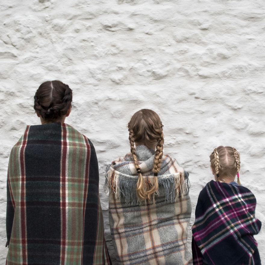 Mother Of Two Takes Adorable Photos Of Herself And Her Daughters In Matching Clothing Mother Of Two Takes Adorable Photos Of Herself And Her Daughters In Matching Clothing