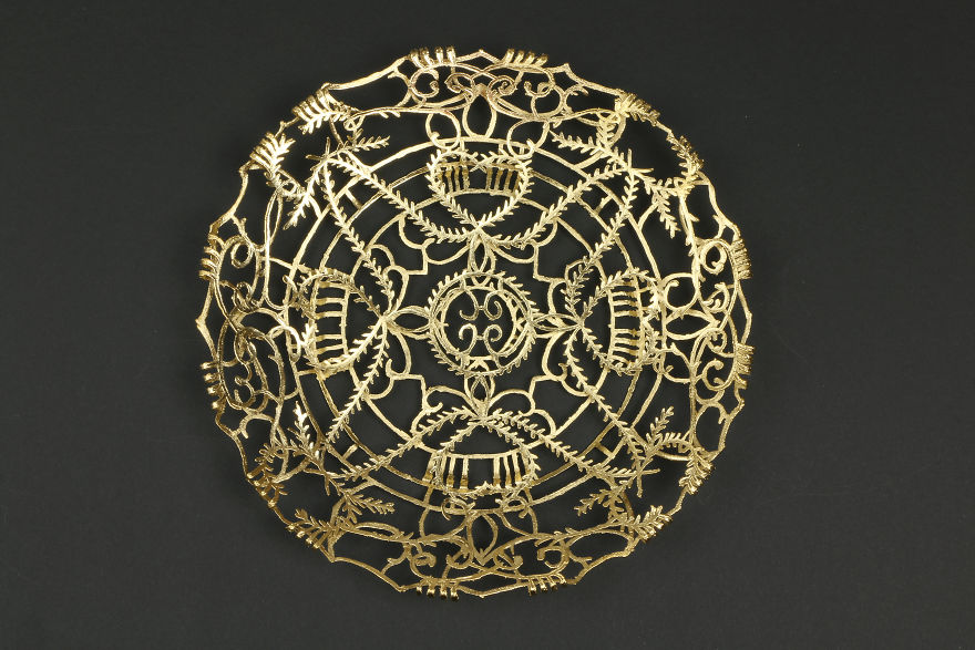 I Transform Everyday Tableware Into Intricate Works Of Art Inspired By Historical Events I Transform Everyday Tableware Into Intricate Works Of Art Inspired By Historical Events