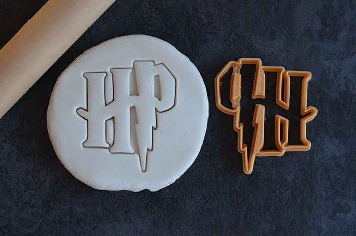 9 Magical “Harry Potter” Cookie Cutters That You Can Buy On Etsy Right Now 9 Magical “Harry Potter” Cookie Cutters That You Can Buy On Etsy Right Now