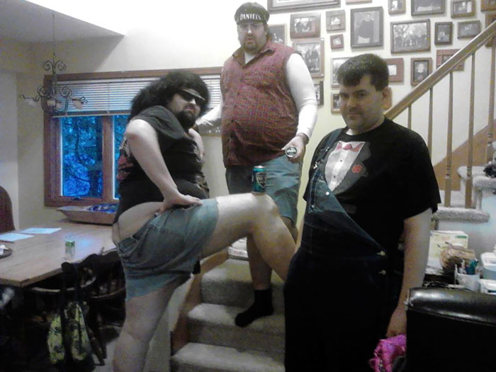 197 Hilarious Photos That Prove Siblings Are The Biggest Assholes Ever 197 Hilarious Photos That Prove Siblings Are The Biggest Assholes Ever