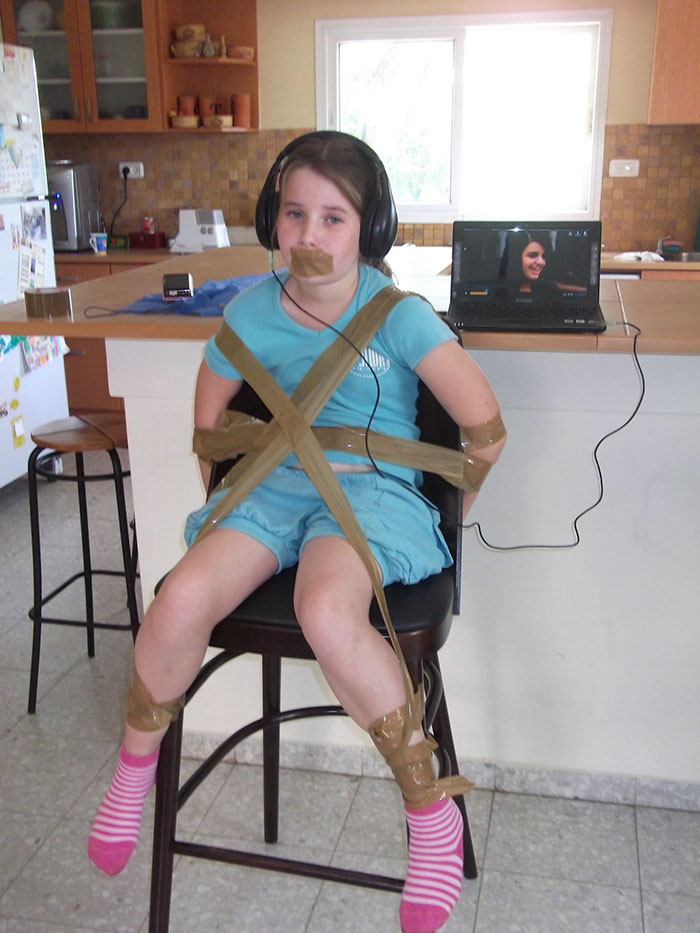 197 Hilarious Photos That Prove Siblings Are The Biggest Assholes Ever 197 Hilarious Photos That Prove Siblings Are The Biggest Assholes Ever