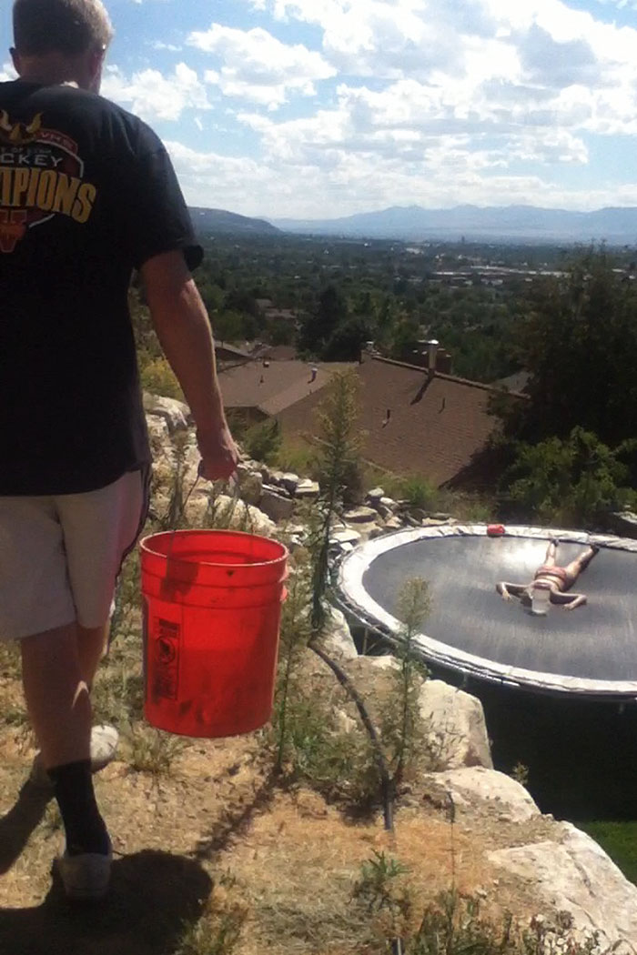 197 Hilarious Photos That Prove Siblings Are The Biggest Assholes Ever 197 Hilarious Photos That Prove Siblings Are The Biggest Assholes Ever