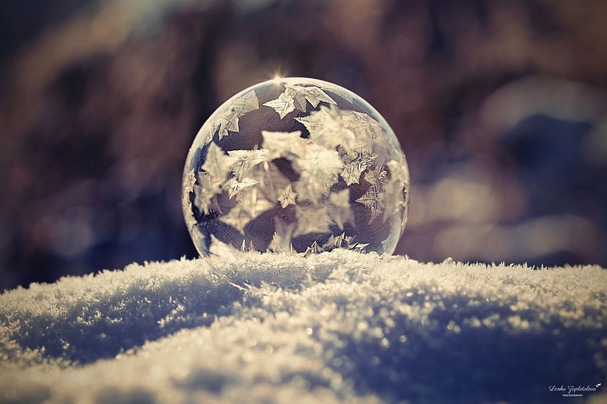 This Is What Happens To A Soap Bubble In Winter This Is What Happens To A Soap Bubble In Winter