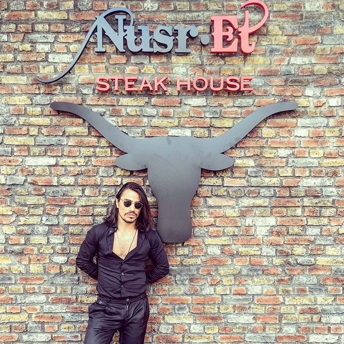 This Turkish Chef Is Going Viral For His Sensual Meat Salting, And This Is How Internet Responded This Turkish Chef Is Going Viral For His Sensual Meat Salting, And This Is How Internet Responded