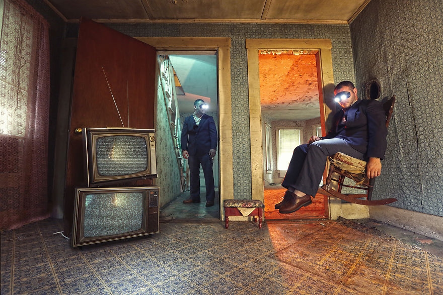 I Turn Abandoned Spaces Into Fantasy Worlds (NSFW) I Turn Abandoned Spaces Into Fantasy Worlds (NSFW)