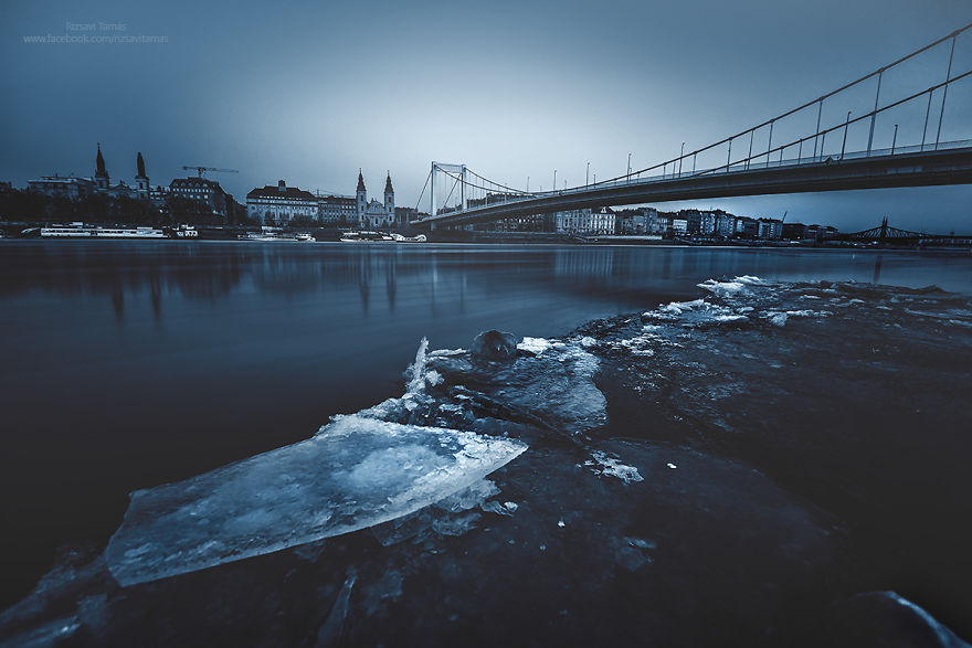 I Captured The Rare View Of The Frozen Danube In Budapest I Captured The Rare View Of The Frozen Danube In Budapest