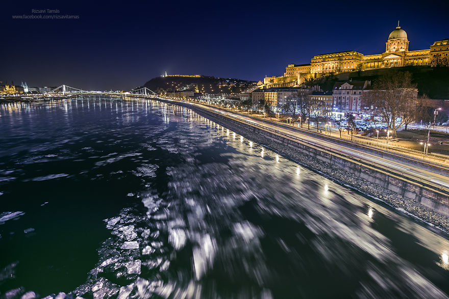 I Captured The Rare View Of The Frozen Danube In Budapest I Captured The Rare View Of The Frozen Danube In Budapest