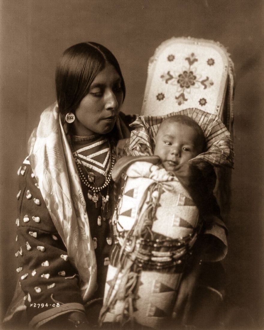 Rare 1900s Photos Capture How Native Americans Lived 100 Years Ago Rare 1900s Photos Capture How Native Americans Lived 100 Years Ago