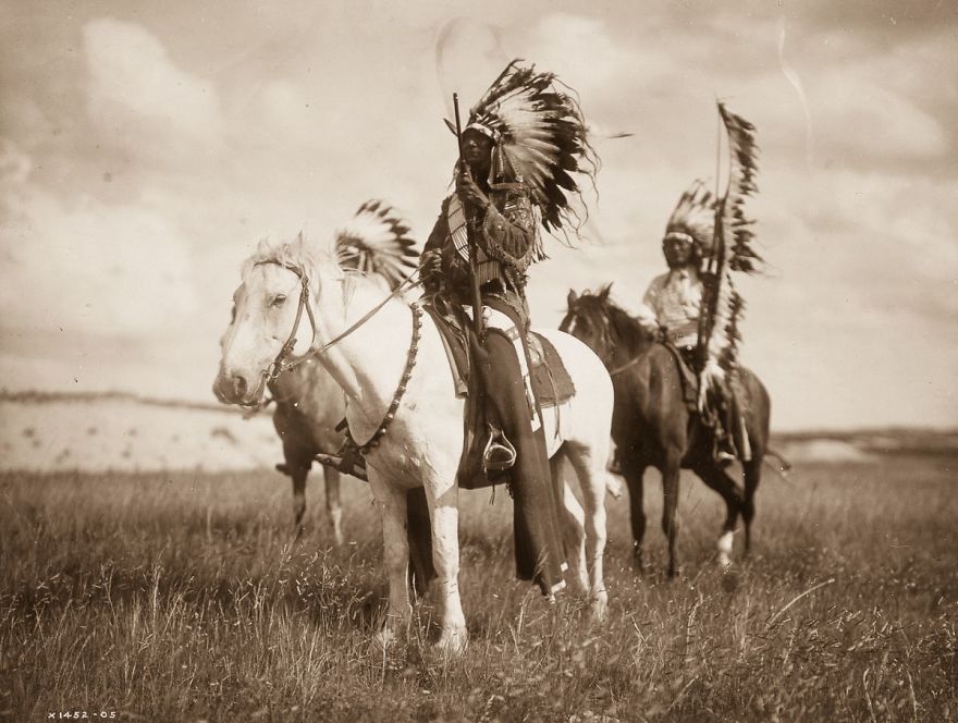 Rare 1900s Photos Capture How Native Americans Lived 100 Years Ago Rare 1900s Photos Capture How Native Americans Lived 100 Years Ago