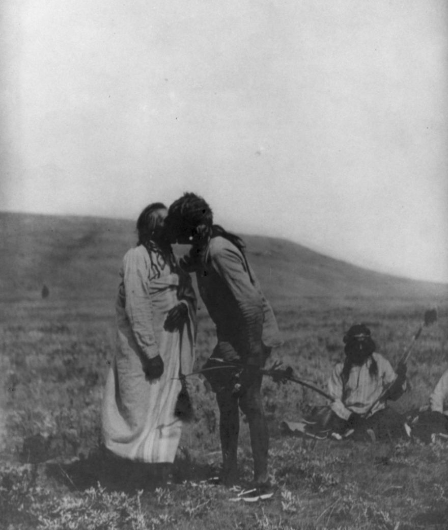 Rare 1900s Photos Capture How Native Americans Lived 100 Years Ago Rare 1900s Photos Capture How Native Americans Lived 100 Years Ago