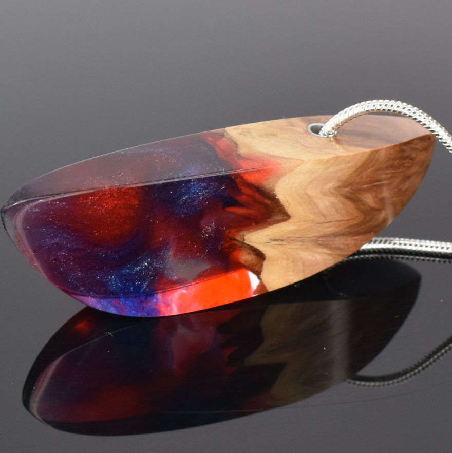 I Make Pendants That Allow You To Carry A Bit Of Nature’s Beauty With You