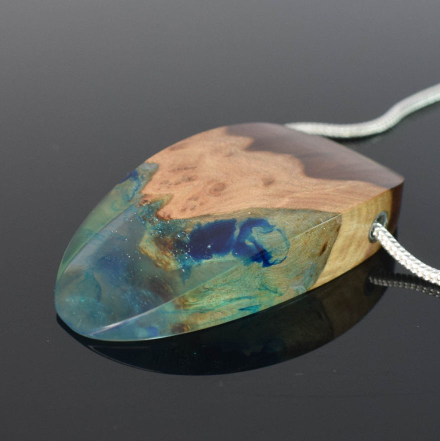 I Make Pendants That Allow You To Carry A Bit Of Nature’s Beauty With You