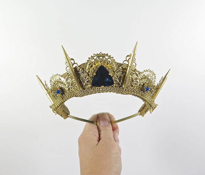 Handmade Crystal-Studded Crowns Are An Actual Thing Handmade Crystal-Studded Crowns Are An Actual Thing