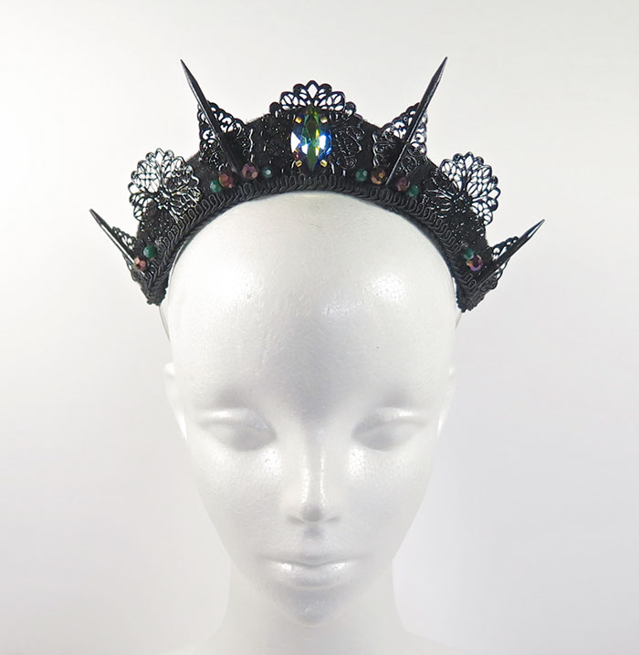 Handmade Crystal-Studded Crowns Are An Actual Thing Handmade Crystal-Studded Crowns Are An Actual Thing
