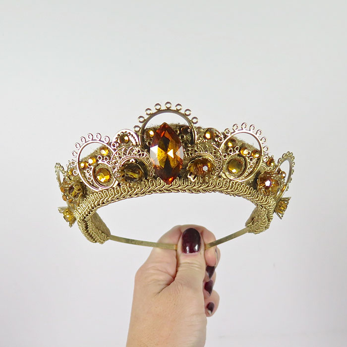 Handmade Crystal-Studded Crowns Are An Actual Thing Handmade Crystal-Studded Crowns Are An Actual Thing