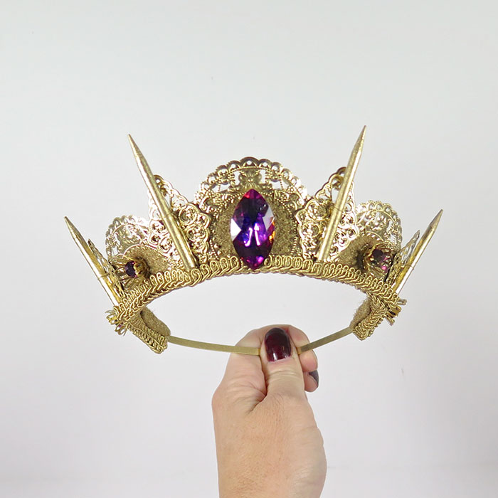 Handmade Crystal-Studded Crowns Are An Actual Thing Handmade Crystal-Studded Crowns Are An Actual Thing