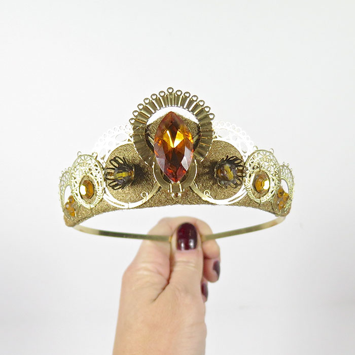 Handmade Crystal-Studded Crowns Are An Actual Thing Handmade Crystal-Studded Crowns Are An Actual Thing