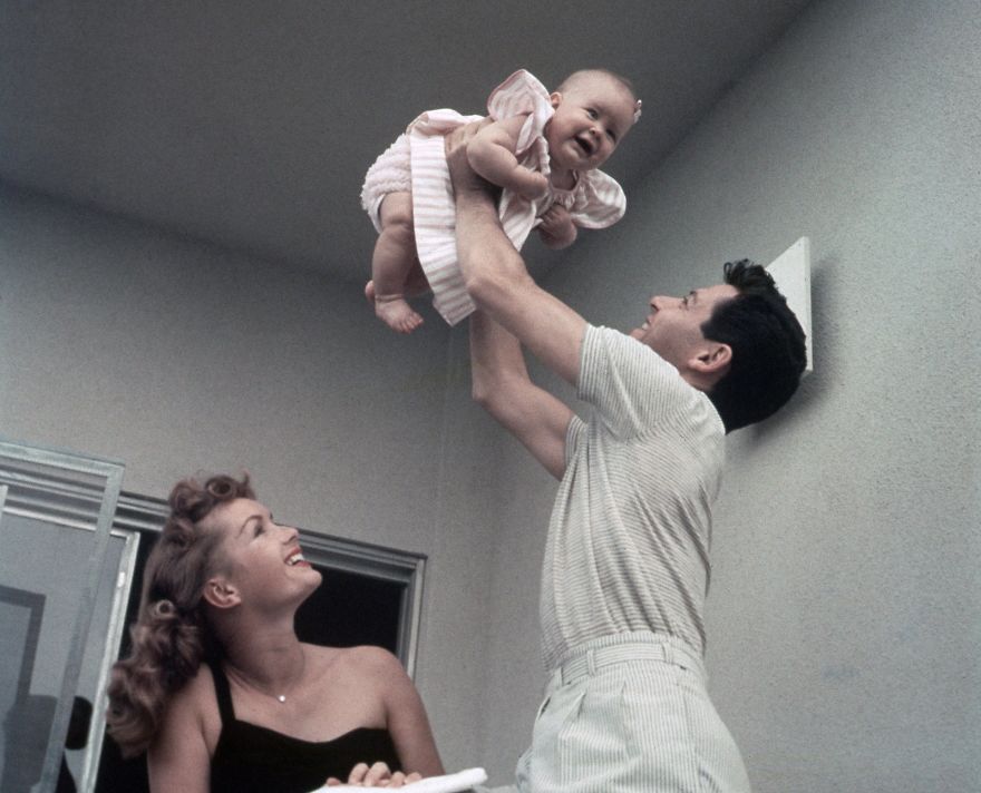 Carrie Fisher & Debbie Reynolds Growing Up Together In 31 Touching Vintage Photos Carrie Fisher & Debbie Reynolds Growing Up Together In 31 Touching Vintage Photos