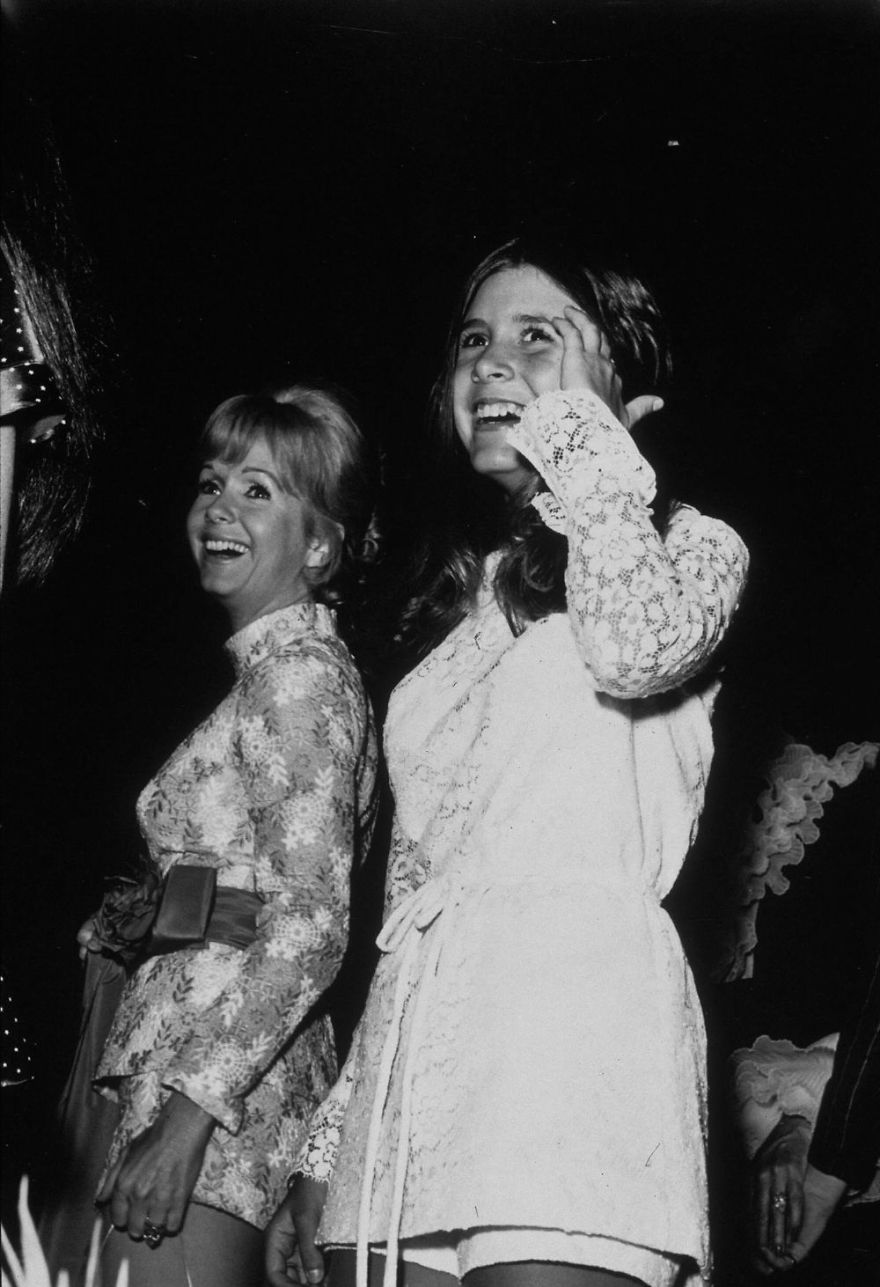 Carrie Fisher & Debbie Reynolds Growing Up Together In 31 Touching Vintage Photos Carrie Fisher & Debbie Reynolds Growing Up Together In 31 Touching Vintage Photos