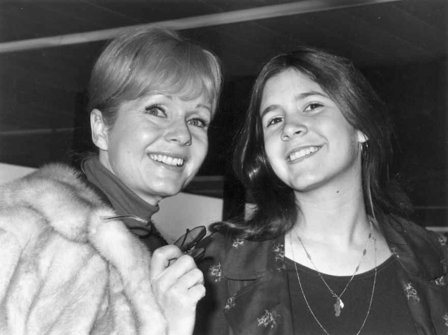 Carrie Fisher & Debbie Reynolds Growing Up Together In 31 Touching Vintage Photos Carrie Fisher & Debbie Reynolds Growing Up Together In 31 Touching Vintage Photos