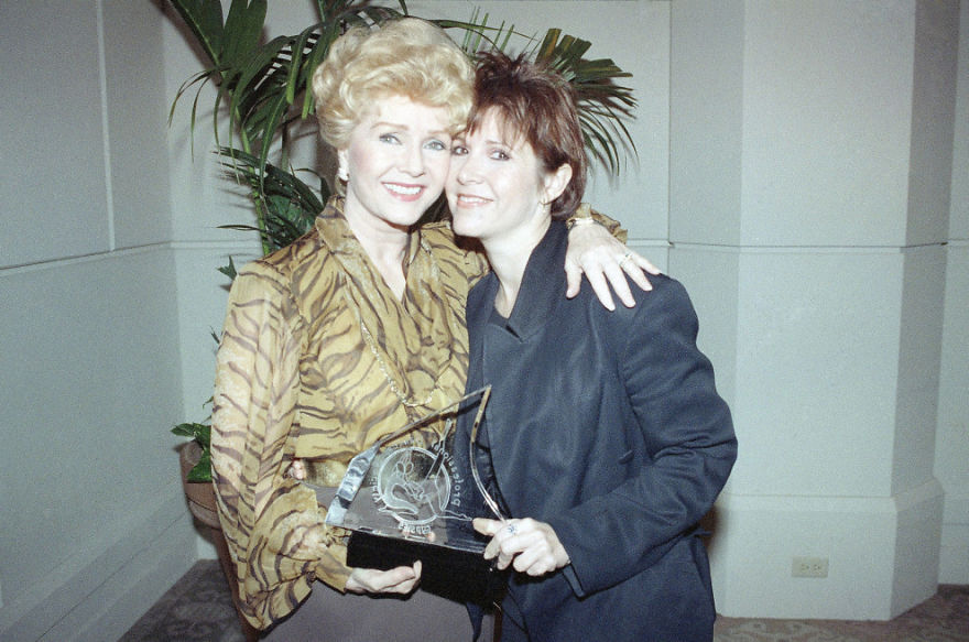Carrie Fisher & Debbie Reynolds Growing Up Together In 31 Touching Vintage Photos Carrie Fisher & Debbie Reynolds Growing Up Together In 31 Touching Vintage Photos