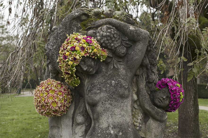 Florist Decorates Statues With Flower Beards And Crowns To Remind About Forgotten Monuments Florist Decorates Statues With Flower Beards And Crowns To Remind About Forgotten Monuments
