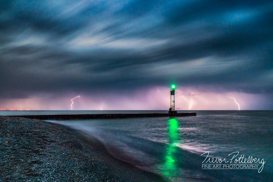 I Photographed The Same Lighthouse Throughout Various Seasons