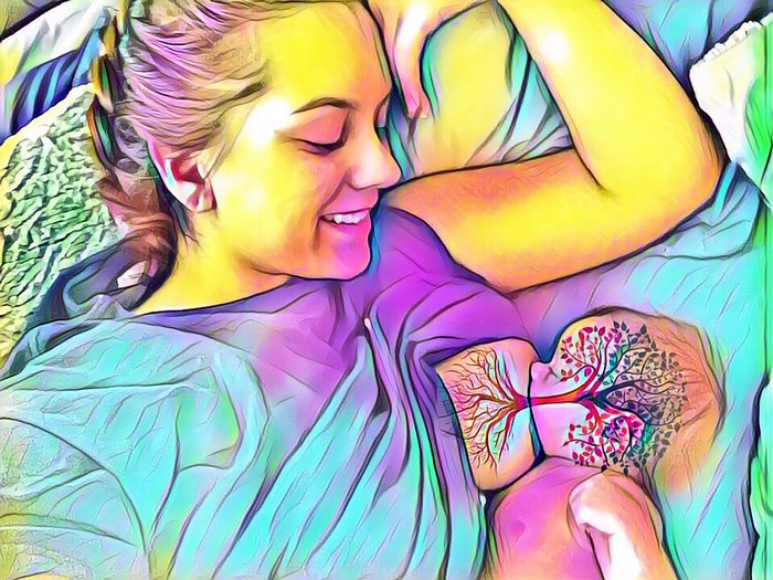 ‘Tree Of Life’ Breastfeeding Photos Are Taking Internet By Storm