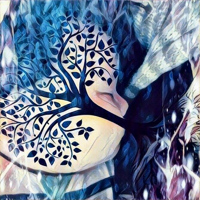 ‘Tree Of Life’ Breastfeeding Photos Are Taking Internet By Storm