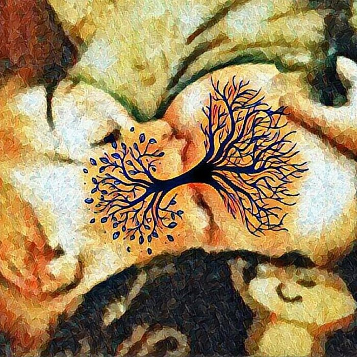 ‘Tree Of Life’ Breastfeeding Photos Are Taking Internet By Storm