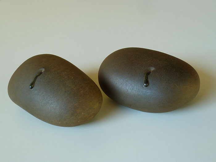 Artist Makes Stone Look Soft By Twisting, Folding And Peeling It Artist Makes Stone Look Soft By Twisting, Folding And Peeling It