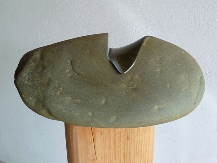 Artist Makes Stone Look Soft By Twisting, Folding And Peeling It Artist Makes Stone Look Soft By Twisting, Folding And Peeling It