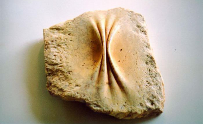 Artist Makes Stone Look Soft By Twisting, Folding And Peeling It Artist Makes Stone Look Soft By Twisting, Folding And Peeling It