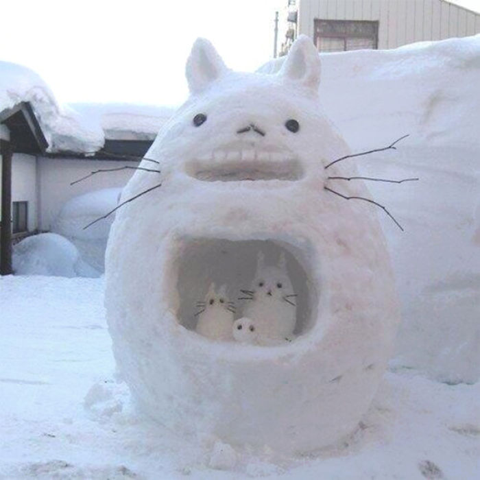 92 Hilariously Creative Snowmen That Would Make Calvin And Hobbes Proud