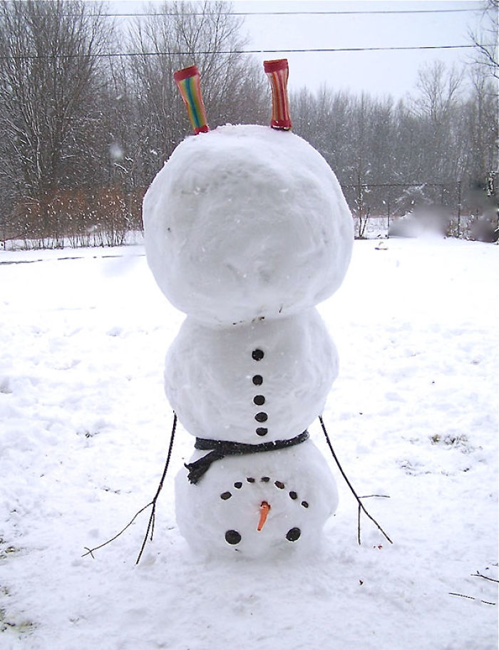92 Hilariously Creative Snowmen That Would Make Calvin And Hobbes Proud